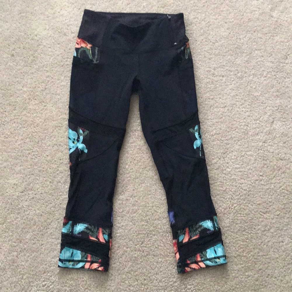 CALIA by Carrie Underwood Capris